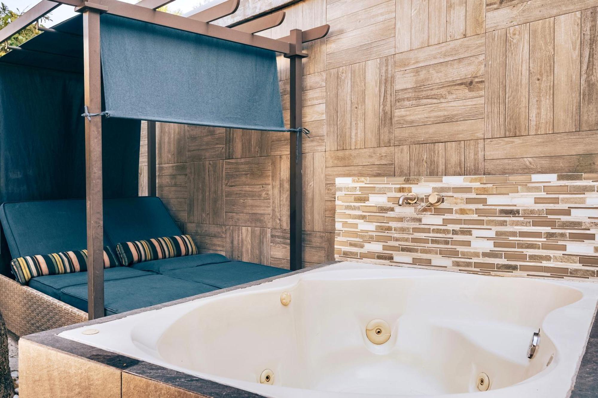 Loft Arte Y Diseno Alberca Climatizada, Amenidades Y Lujo, Terraza Privada Con Asador De Carbon, Cuernavaca Somos Los Unicos Que Te Ofrecemos Para Tu Uso Personal Y Exclusivo 2 Jacuzzis Con Agua Caliente Y Sistema De Hidromasaje Tipo Spa מראה חיצוני תמונה