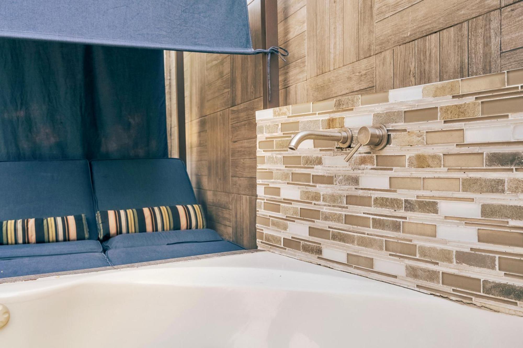 Loft Arte Y Diseno Alberca Climatizada, Amenidades Y Lujo, Terraza Privada Con Asador De Carbon, Cuernavaca Somos Los Unicos Que Te Ofrecemos Para Tu Uso Personal Y Exclusivo 2 Jacuzzis Con Agua Caliente Y Sistema De Hidromasaje Tipo Spa מראה חיצוני תמונה